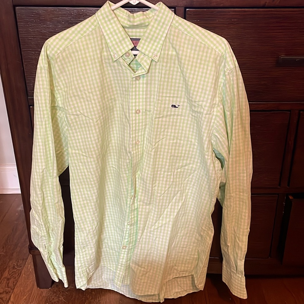 Vineyard vines button shirt